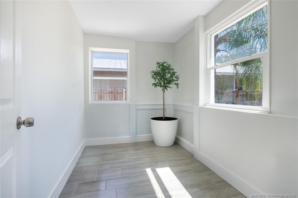 1073 NE Orange Avenue