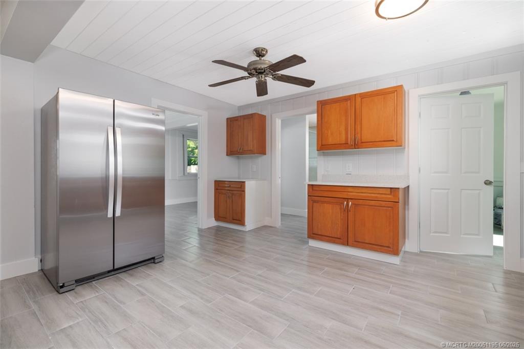 1073 NE Orange Avenue