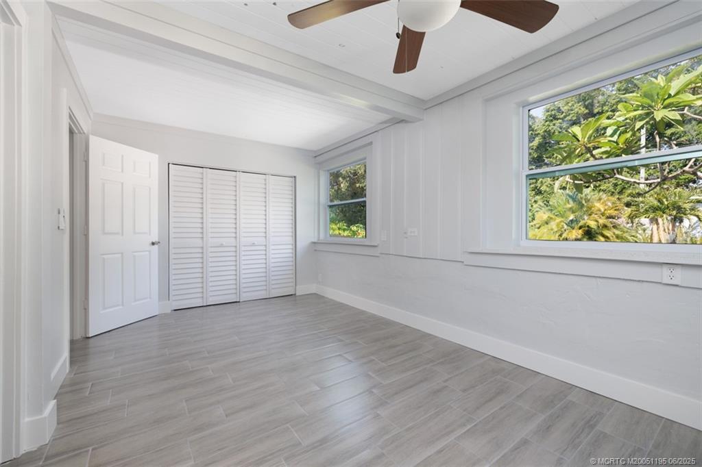 1073 NE Orange Avenue