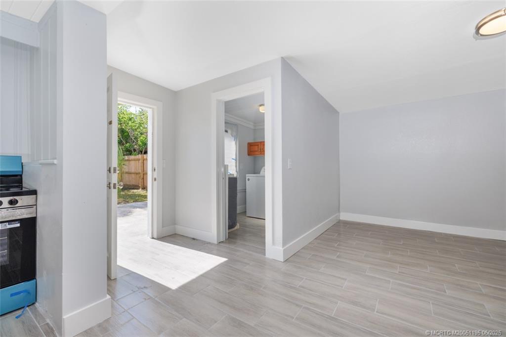 1073 NE Orange Avenue