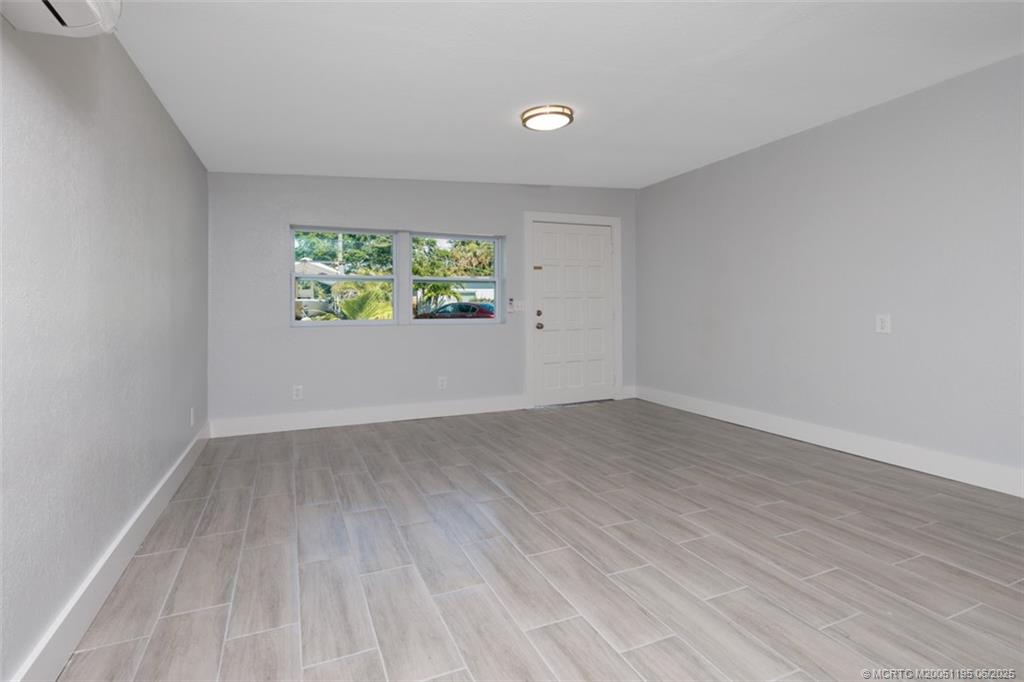 1073 NE Orange Avenue