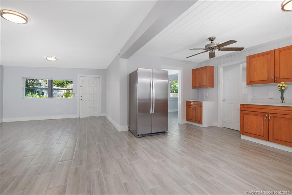 1073 NE Orange Avenue