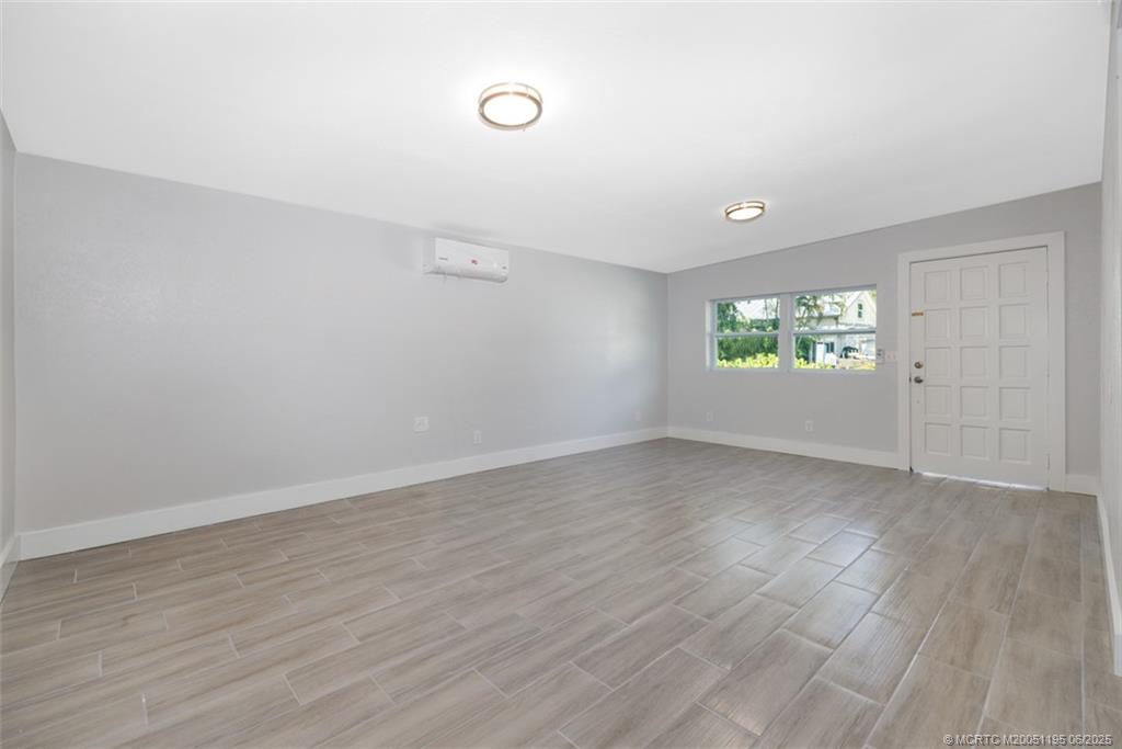 1073 NE Orange Avenue