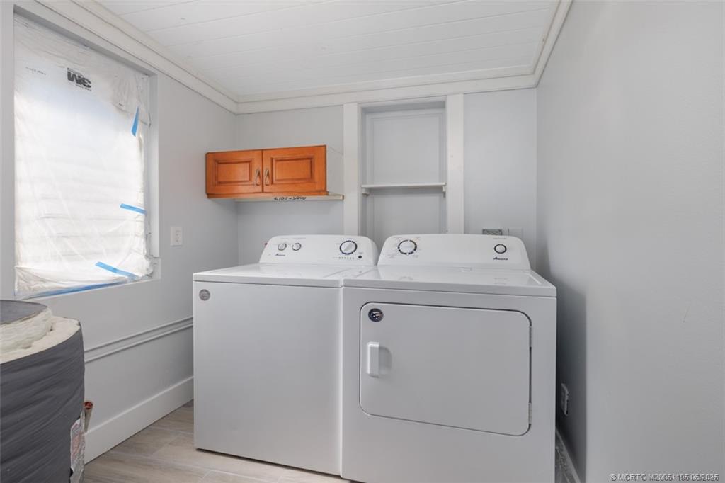 1073 NE Orange Avenue