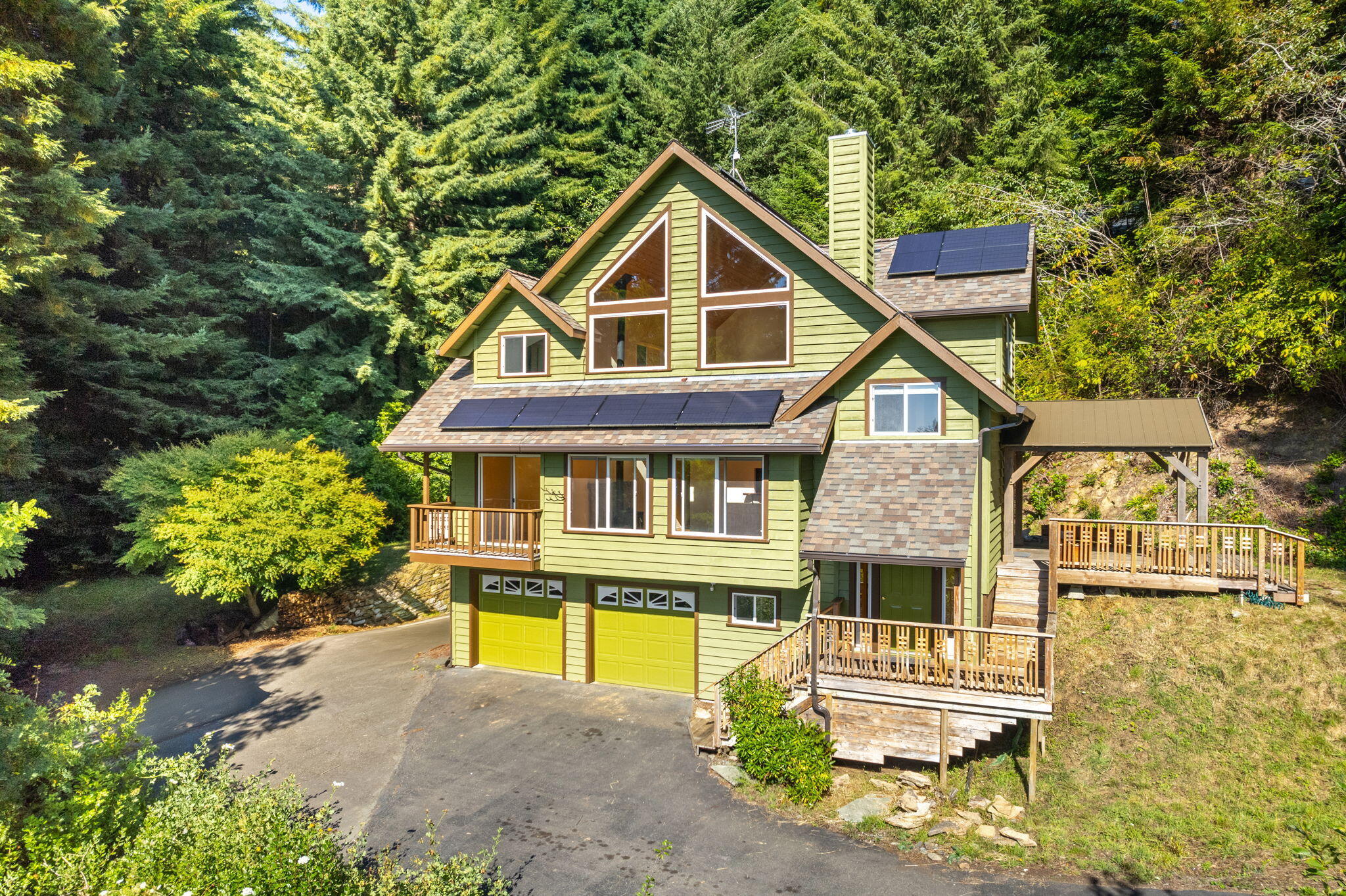 2340 Greenwood Heights Drive