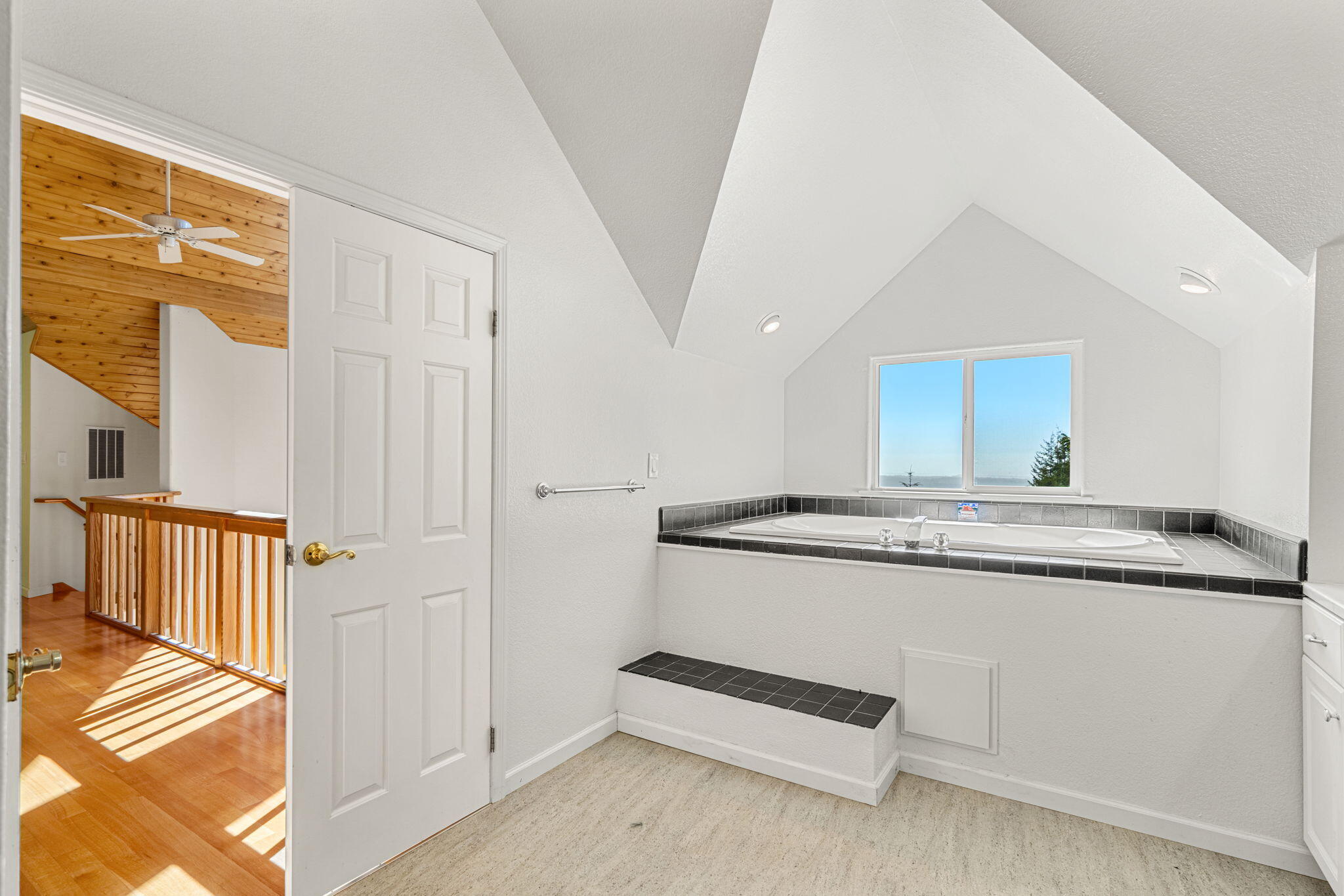 2340 Greenwood Heights Drive