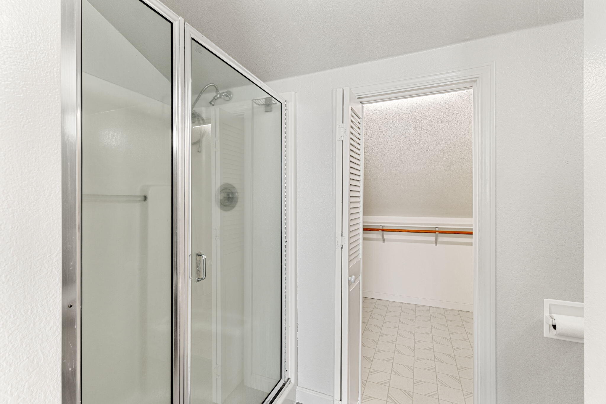 2340 Greenwood Heights Drive