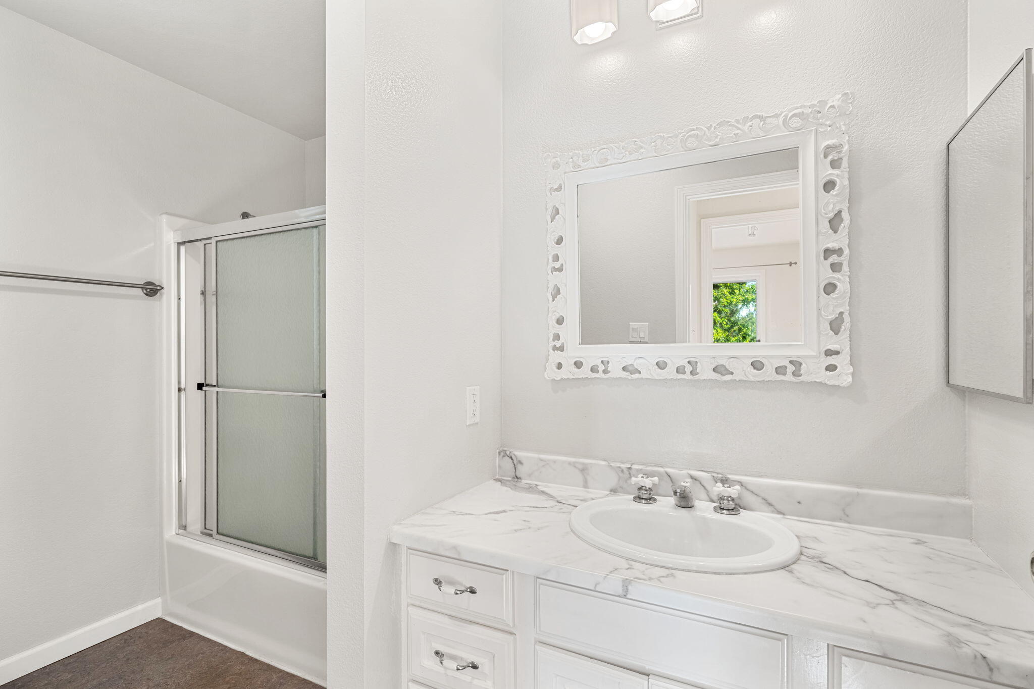 2340 Greenwood Heights Drive