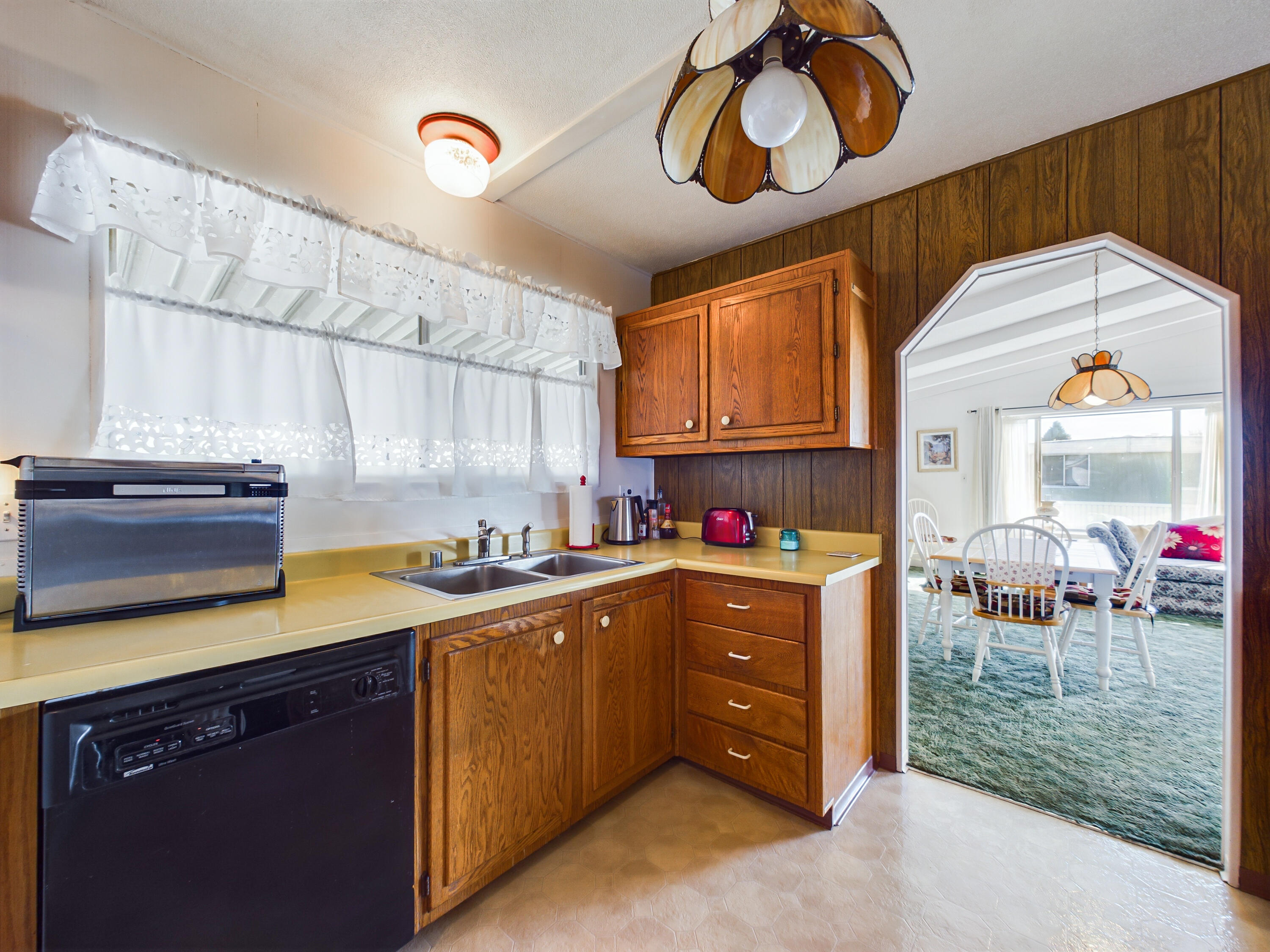 3719 Quarter Way, 3719 Q