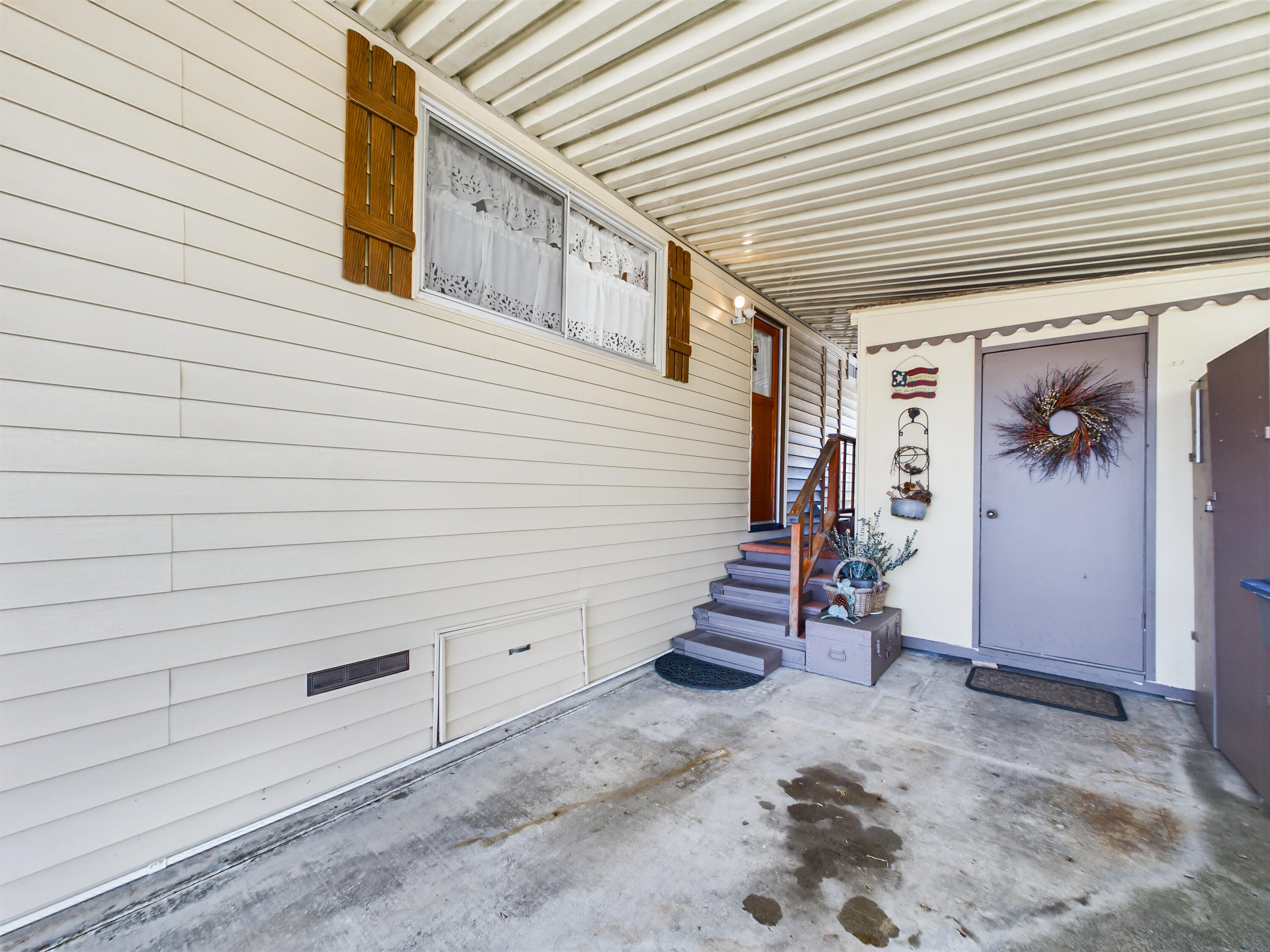 3719 Quarter Way, 3719 Q