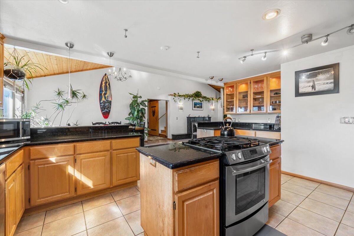 1636 Tompkins Hill Road