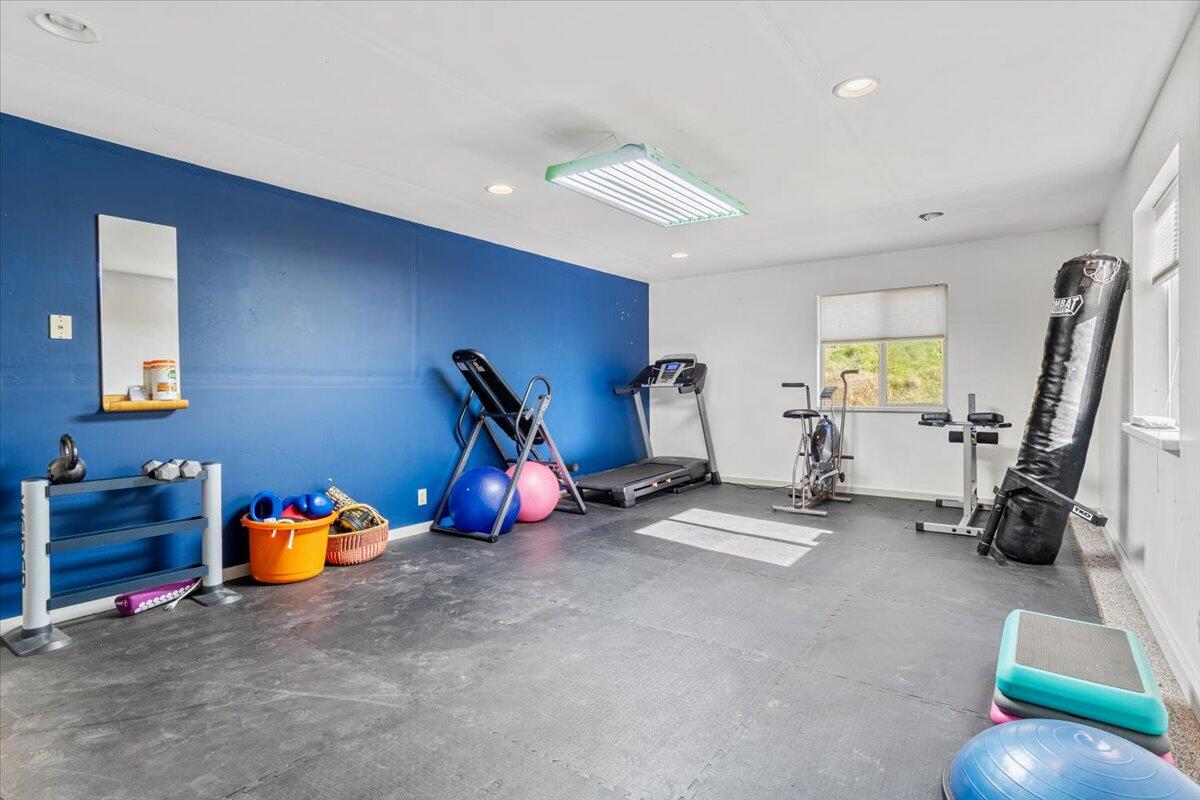 1636 Tompkins Hill Road