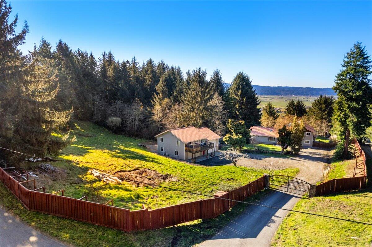 1636 Tompkins Hill Road