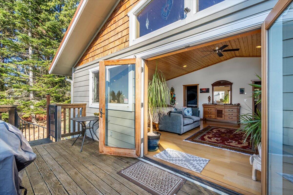 1636 Tompkins Hill Road