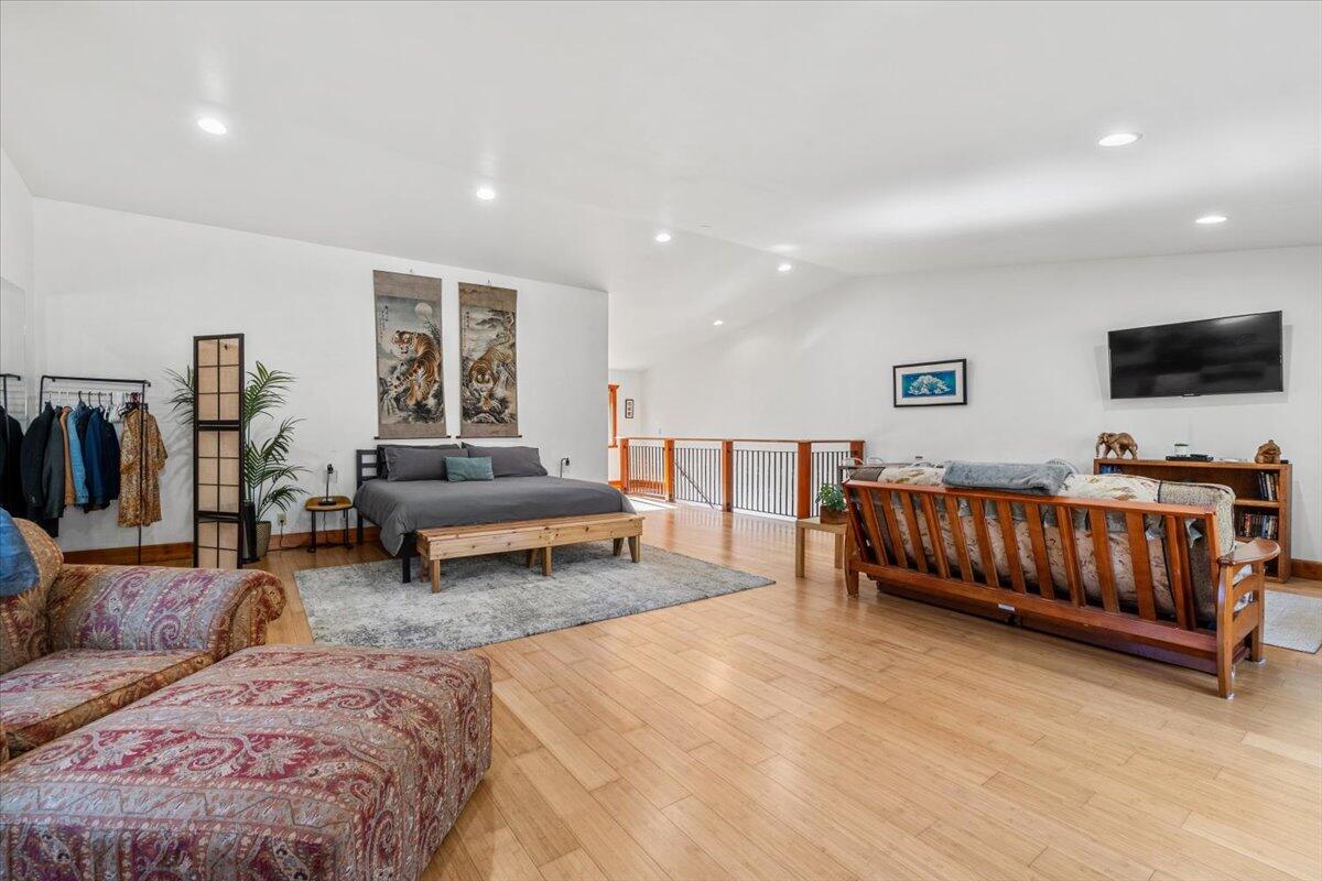 1636 Tompkins Hill Road