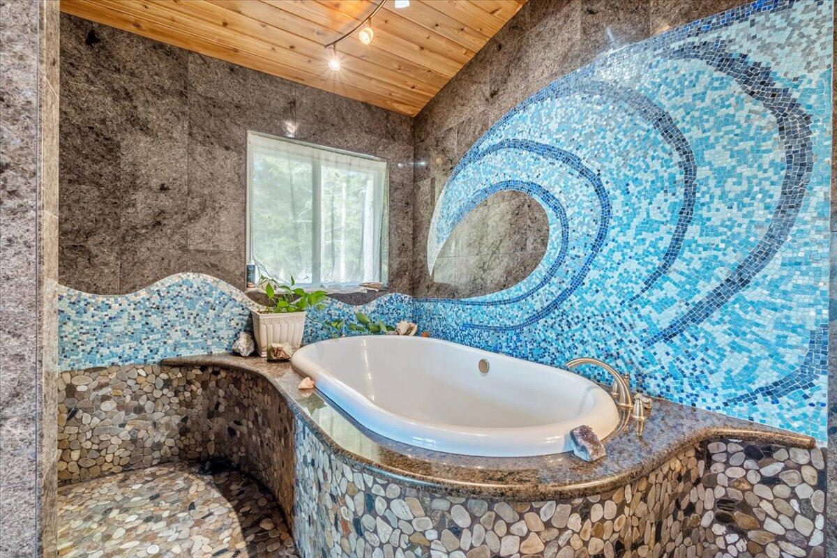 1636 Tompkins Hill Road