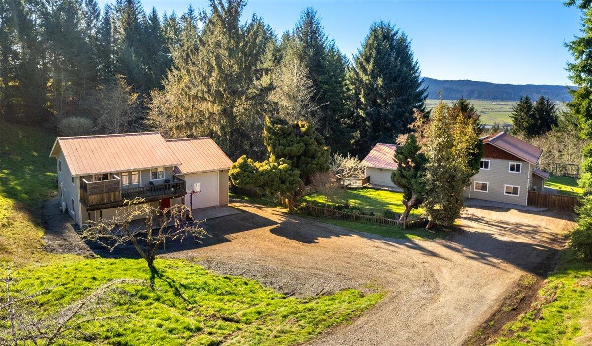 1636 Tompkins Hill Road