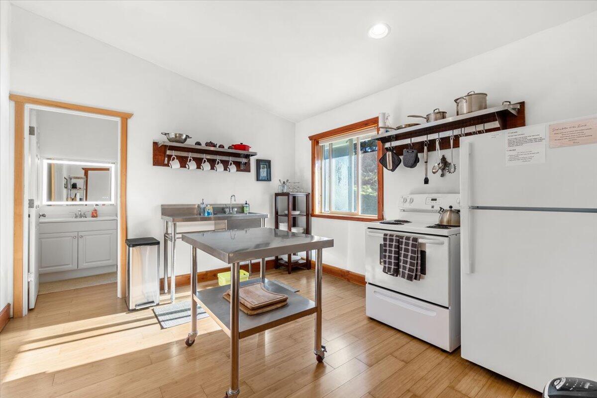 1636 Tompkins Hill Road