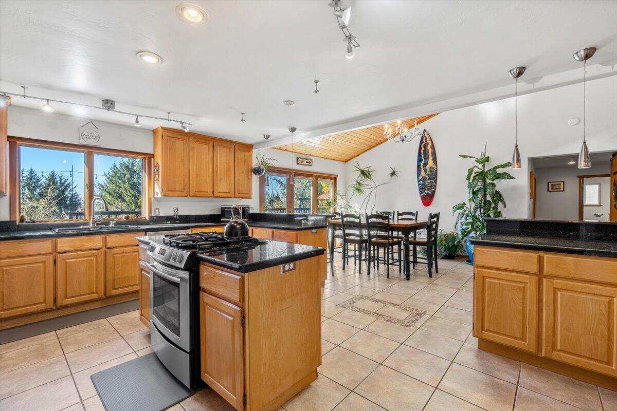 1636 Tompkins Hill Road