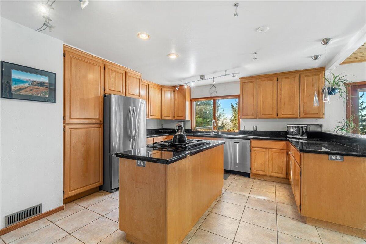 1636 Tompkins Hill Road