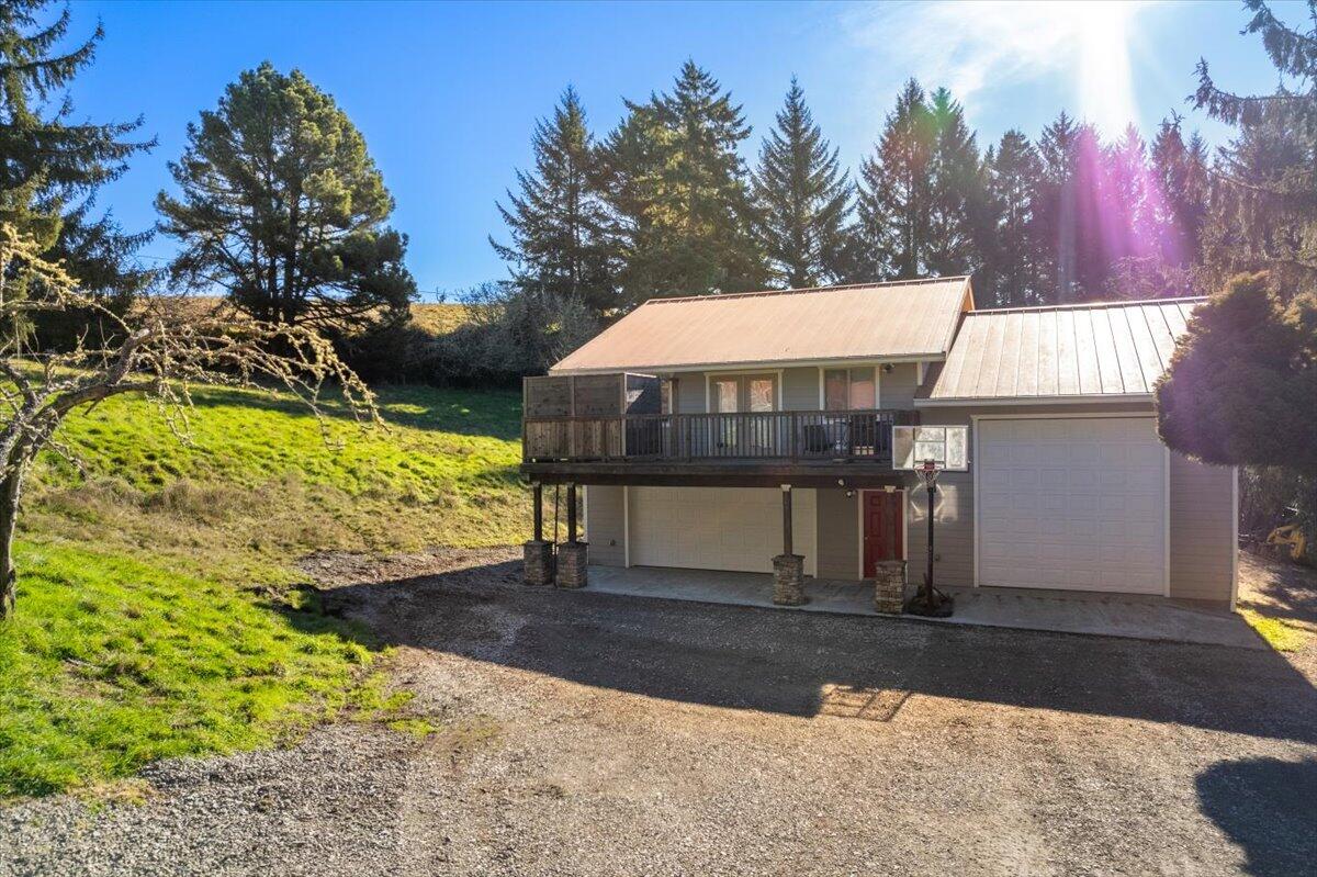 1636 Tompkins Hill Road