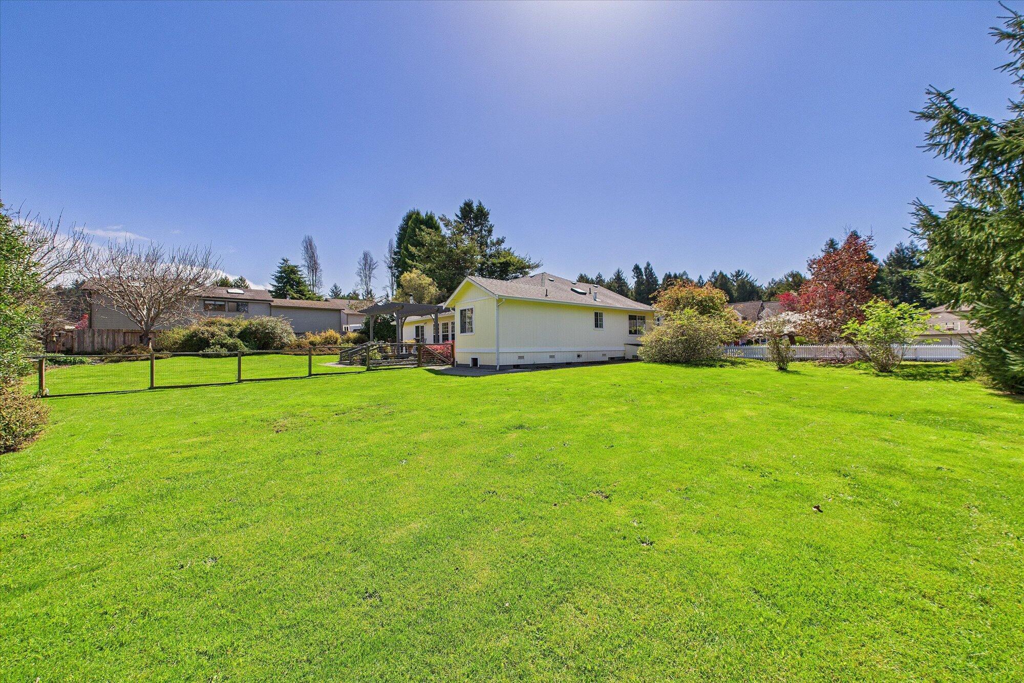 1275 Creek Court, McKinleyville