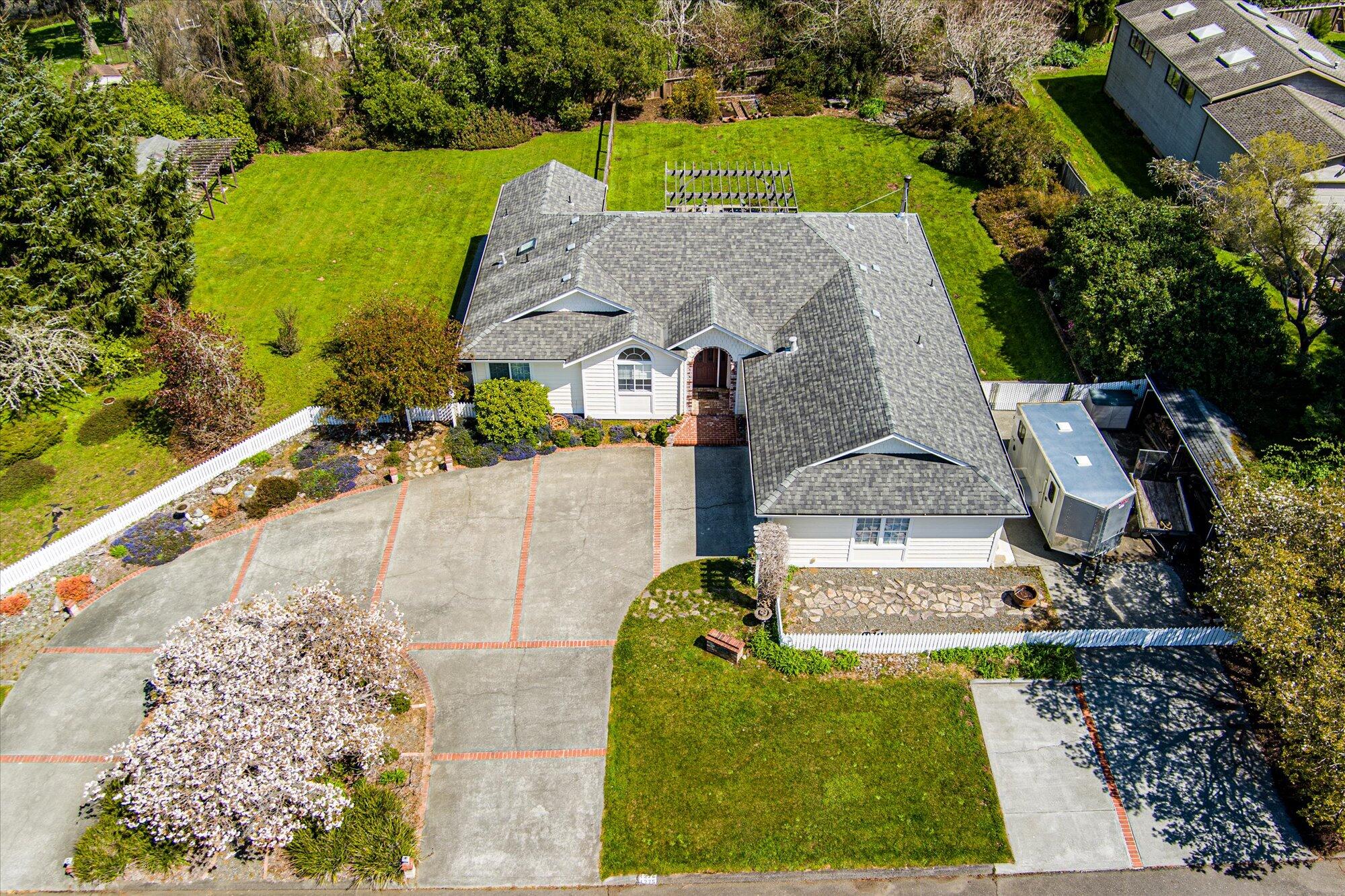 1275 Creek Court, McKinleyville