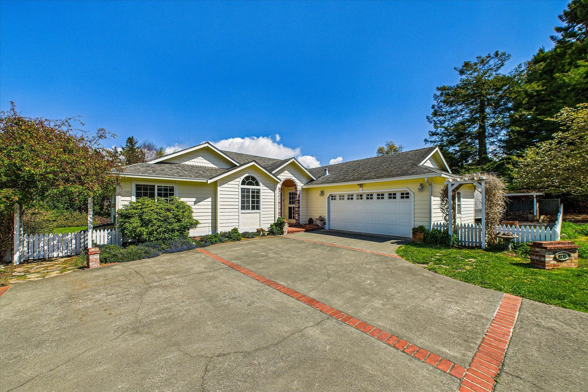 1275 Creek Court, McKinleyville
