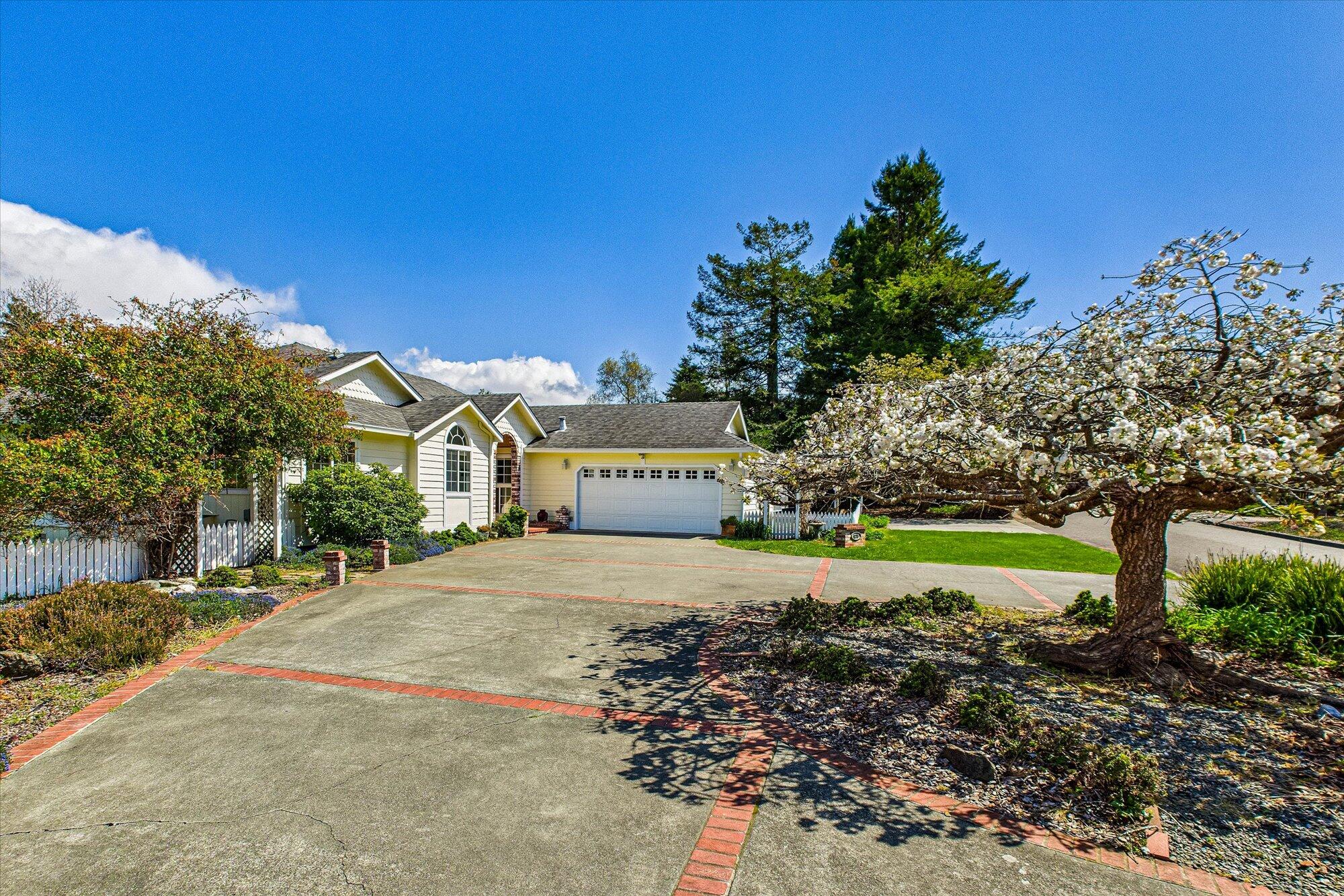 1275 Creek Court, McKinleyville