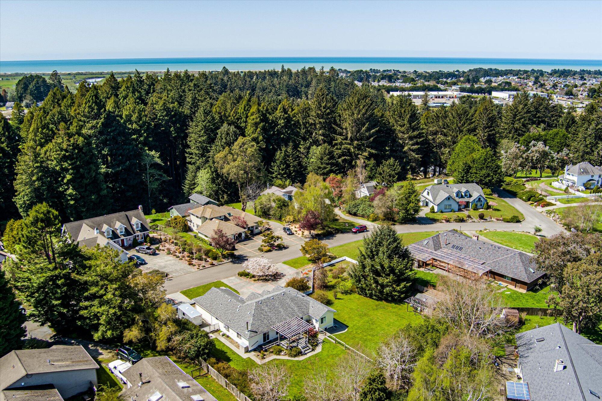 1275 Creek Court, McKinleyville