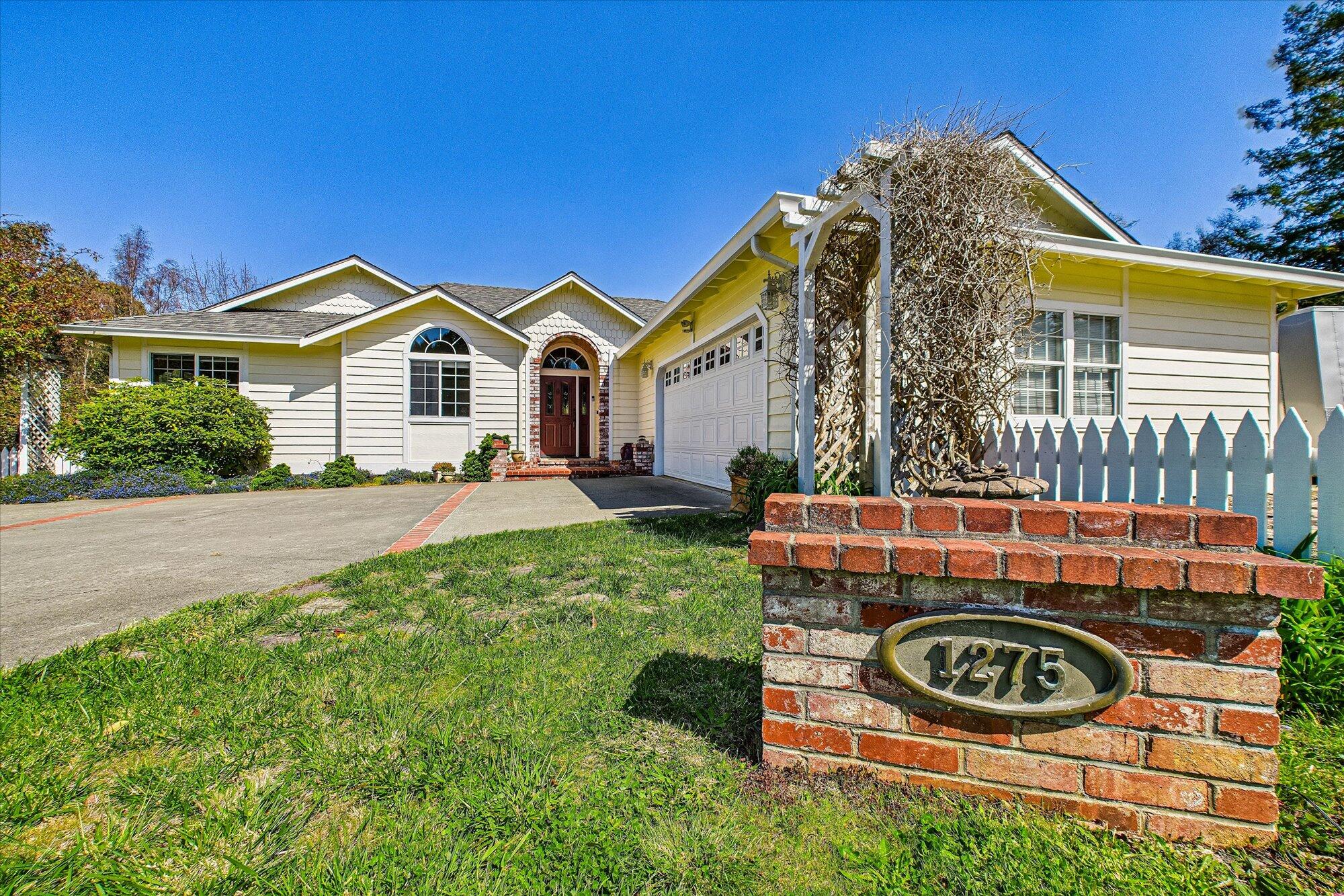 1275 Creek Court, McKinleyville