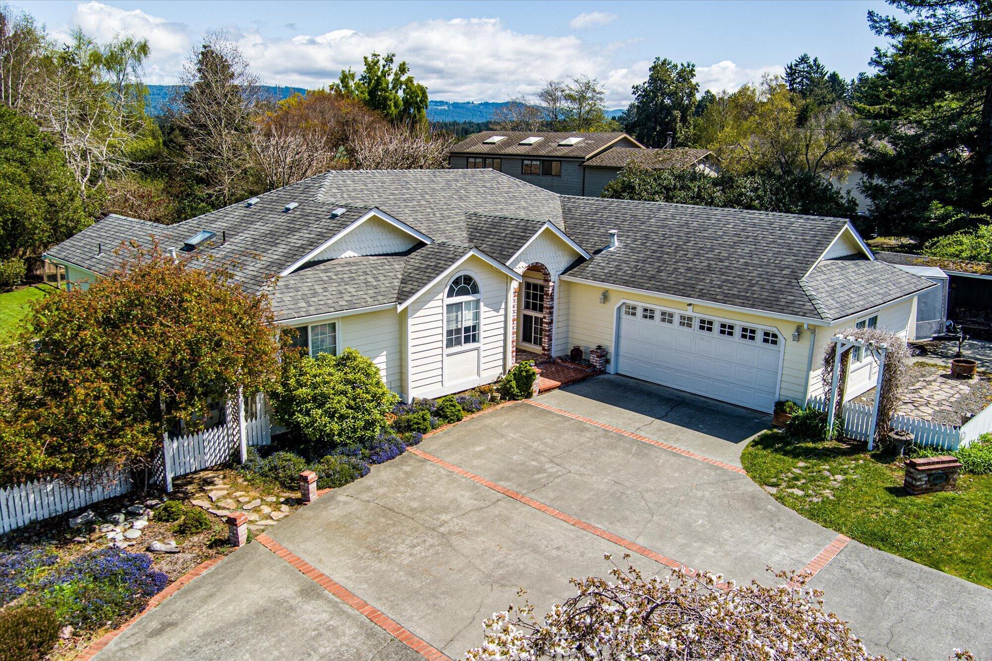 1275 Creek Court, McKinleyville