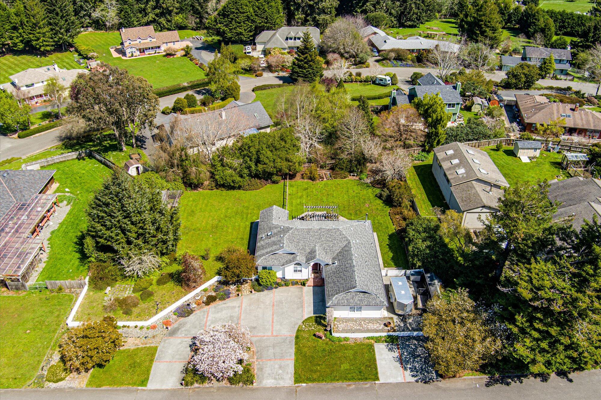 1275 Creek Court, McKinleyville