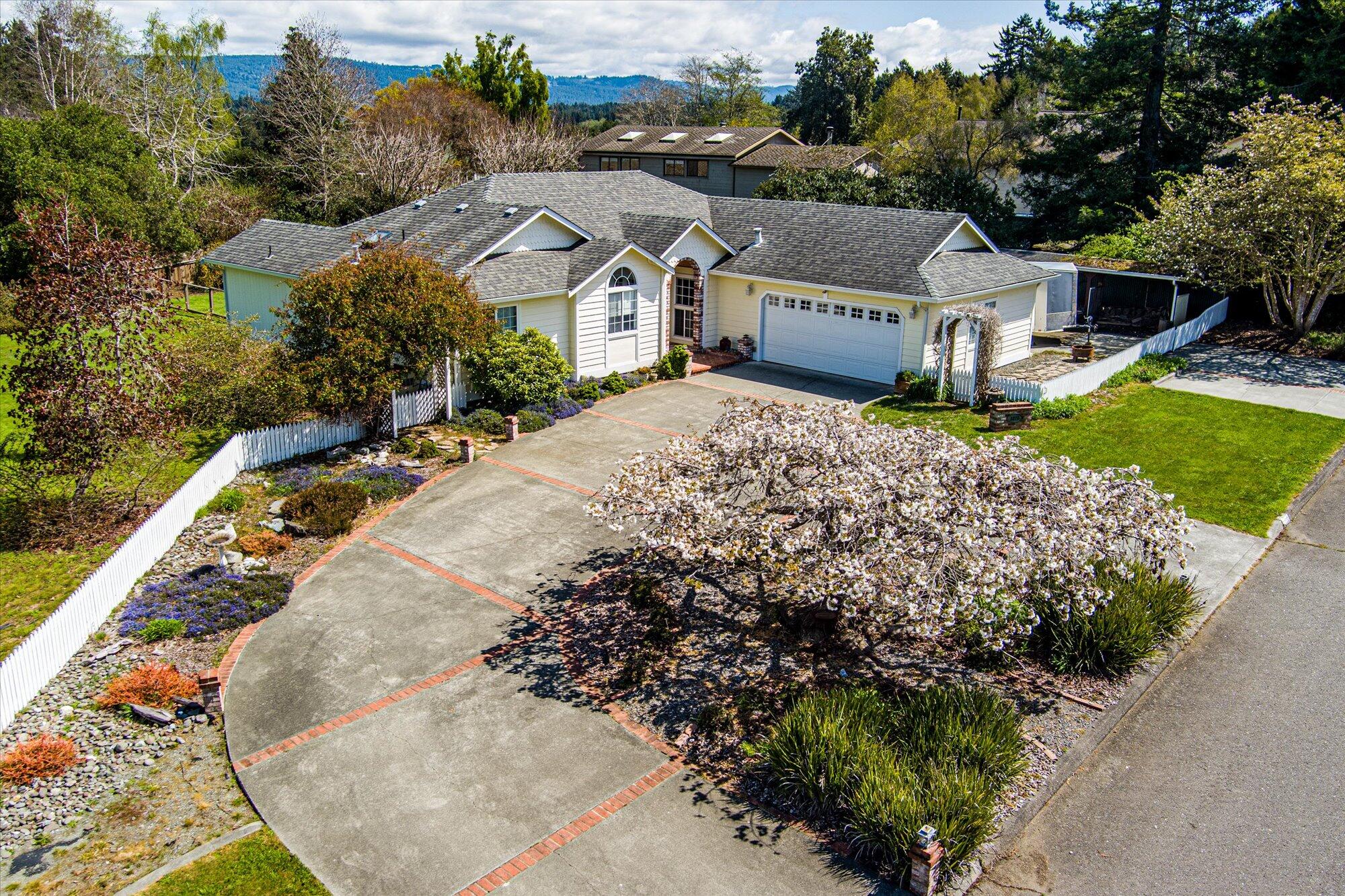 1275 Creek Court, McKinleyville