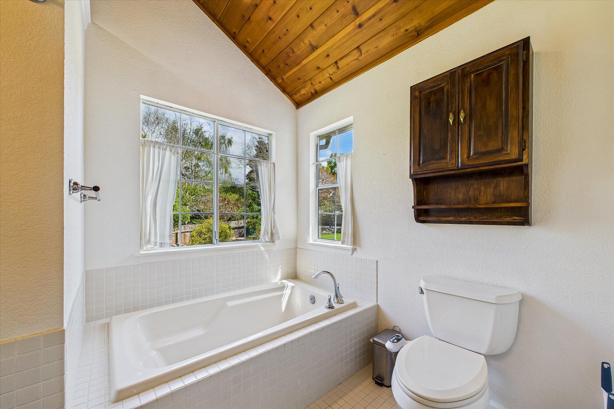 1275 Creek Court, McKinleyville