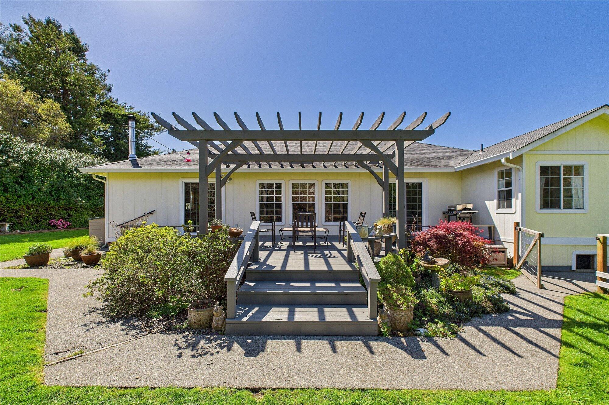 1275 Creek Court, McKinleyville