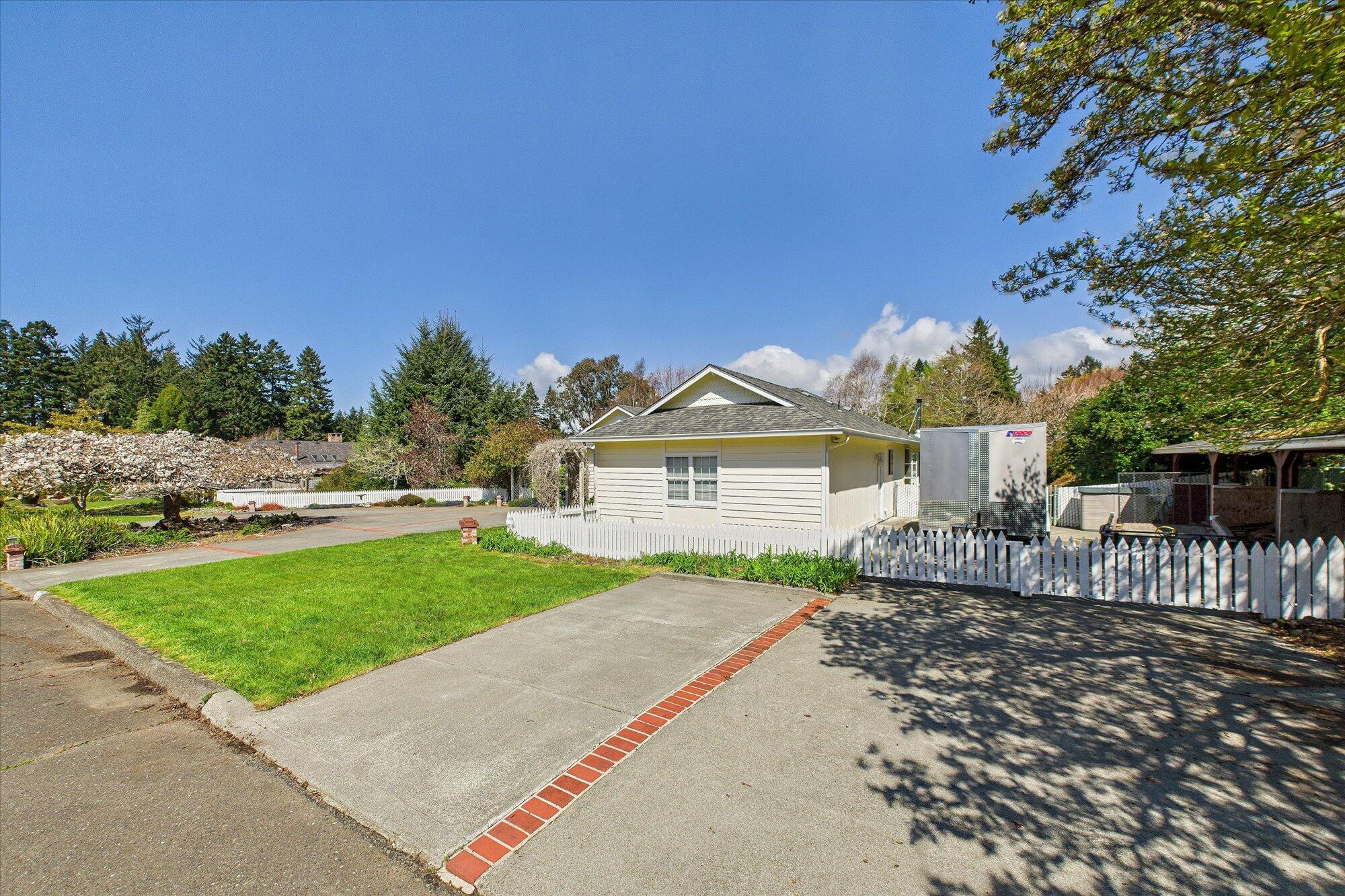 1275 Creek Court, McKinleyville