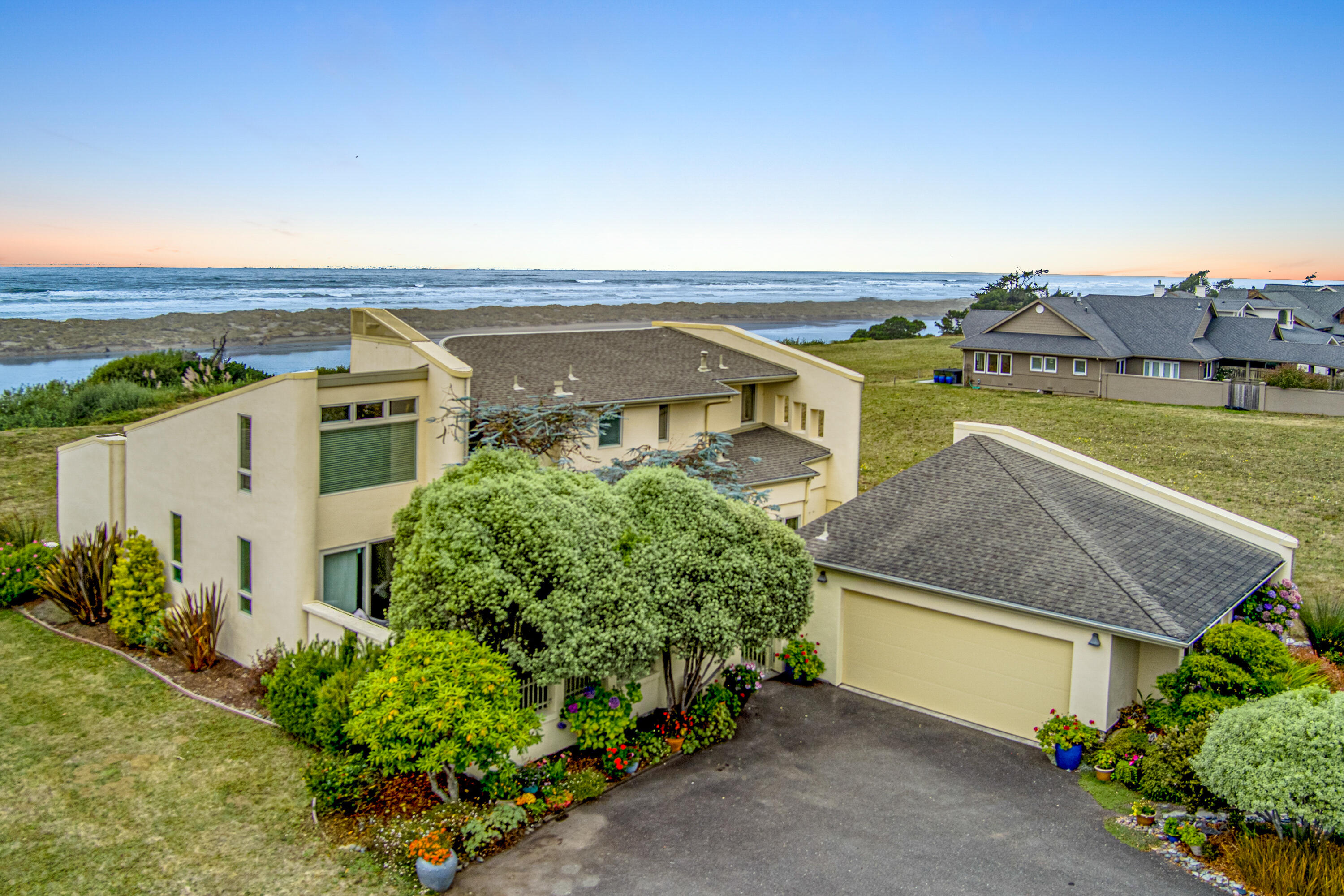 2822 Sandpointe Drive, McKinleyville