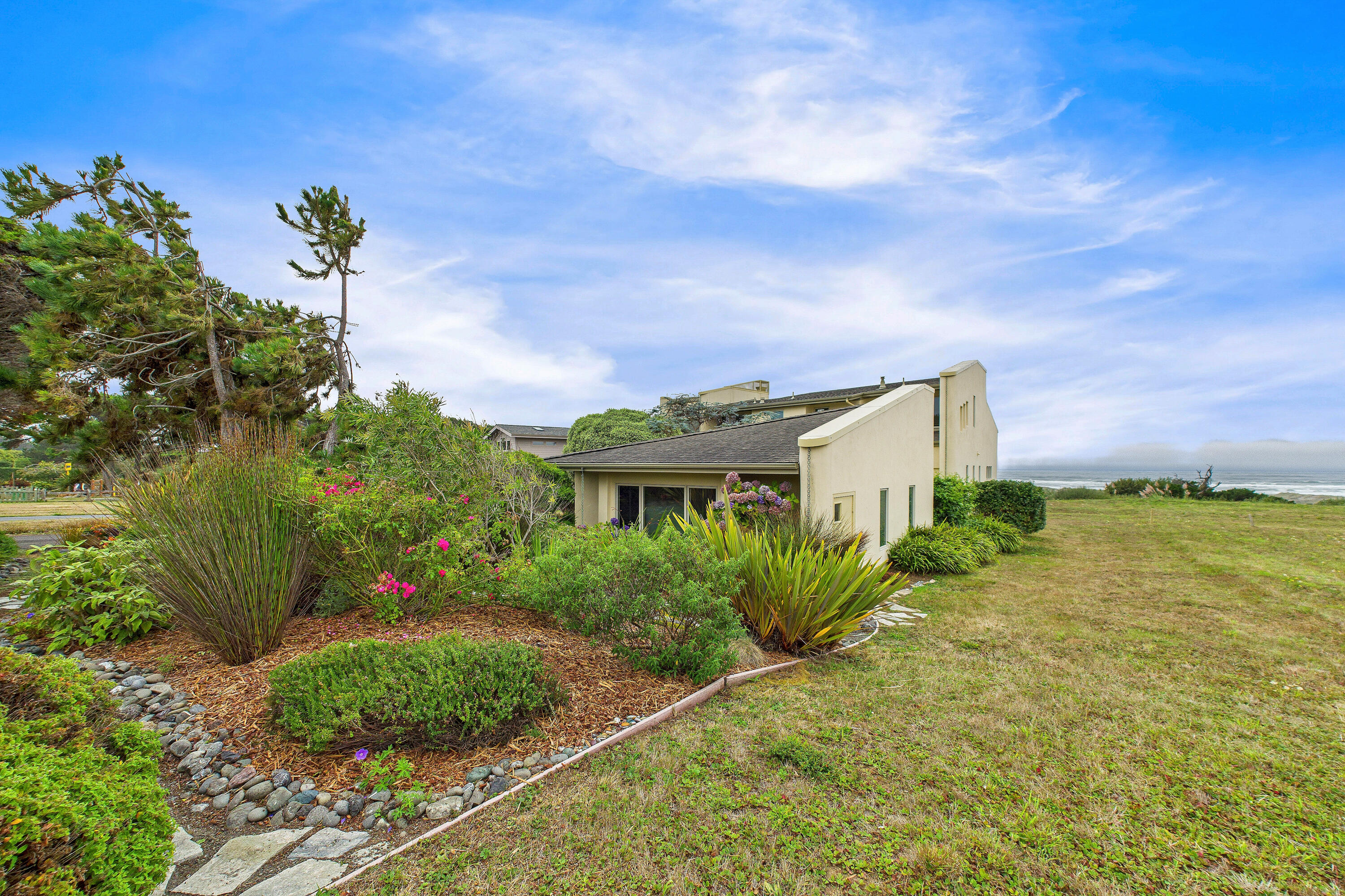 2822 Sandpointe Drive, McKinleyville