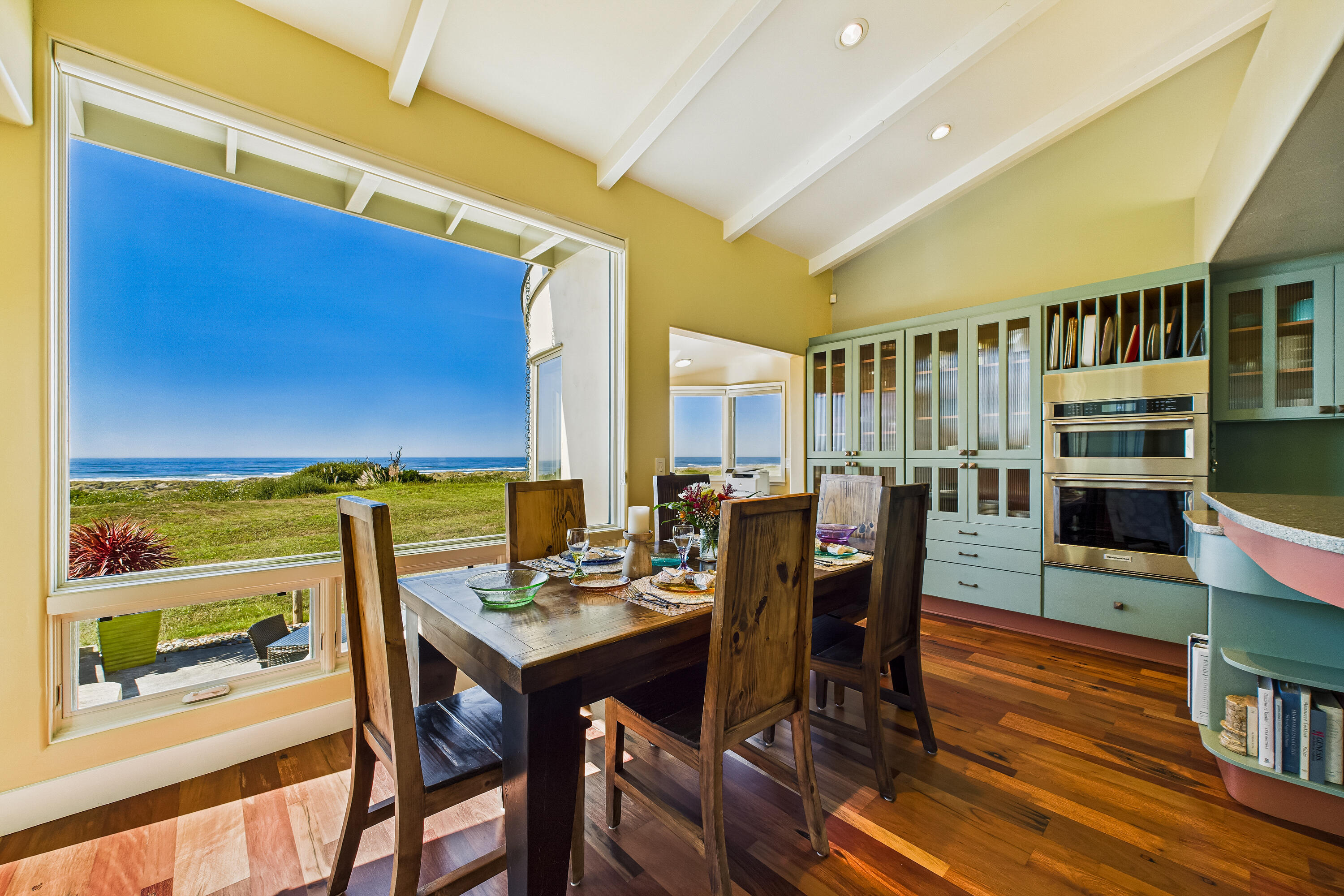 2822 Sandpointe Drive, McKinleyville