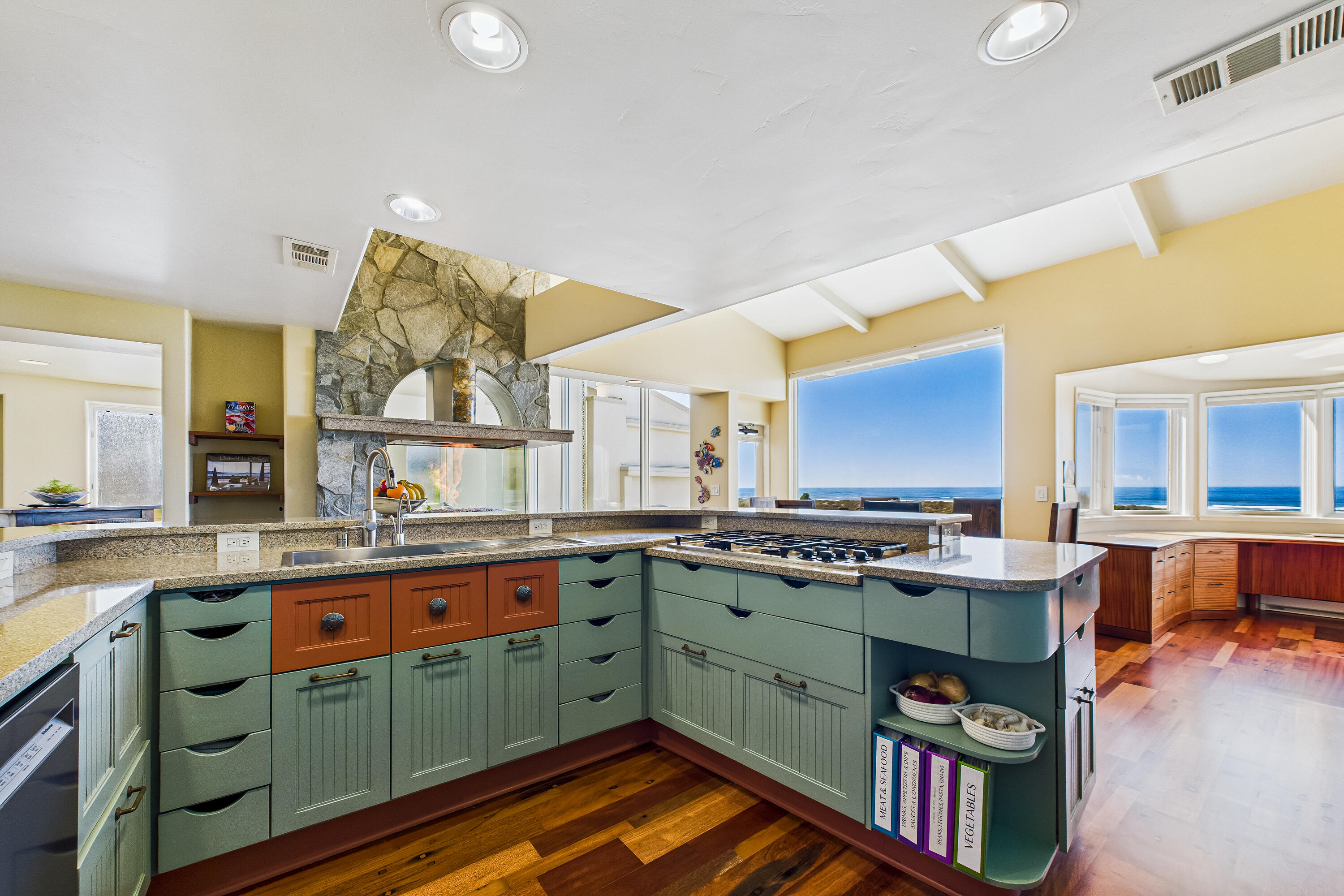 2822 Sandpointe Drive, McKinleyville