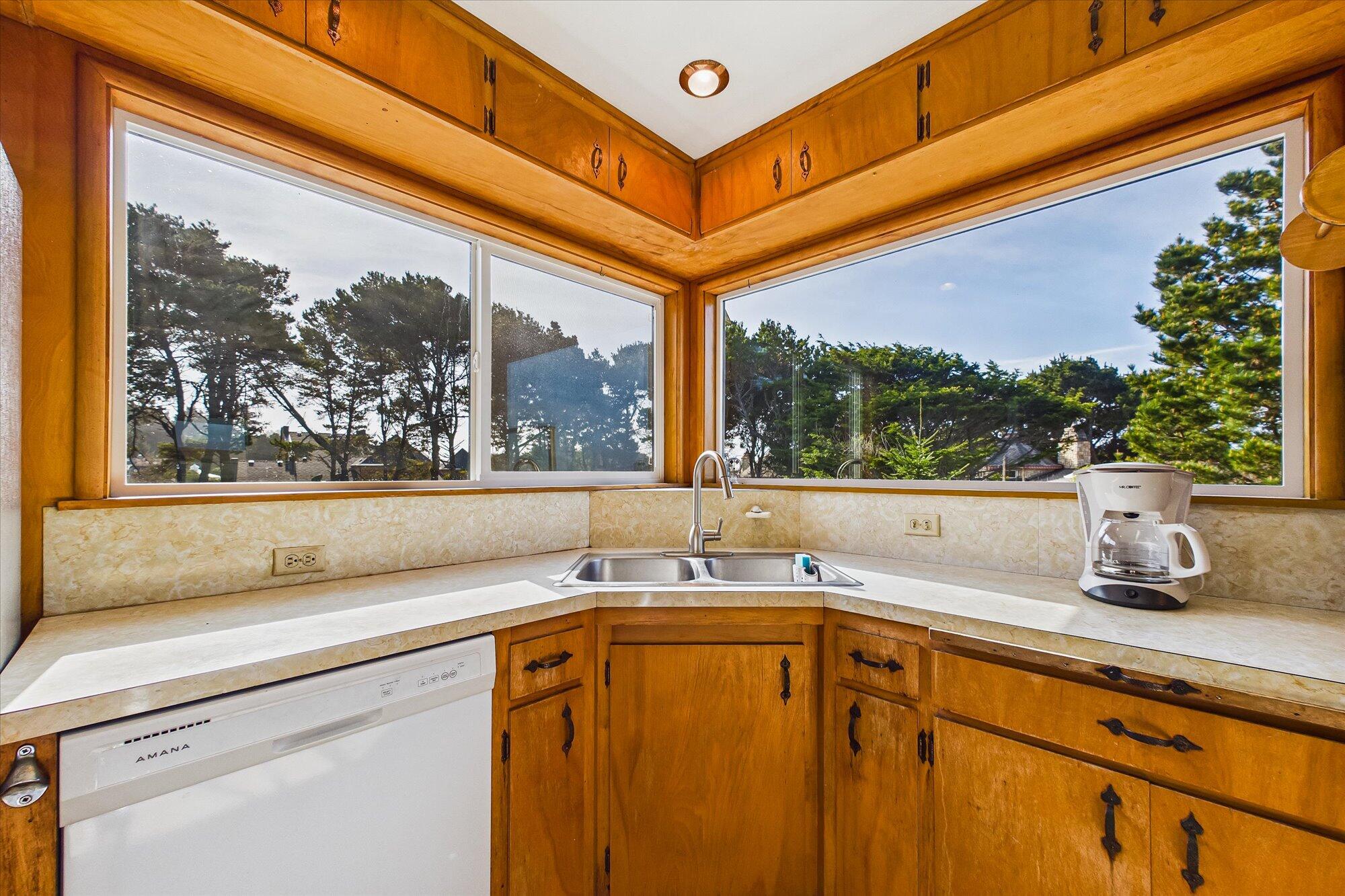 2670 Kelly Avenue, McKinleyville