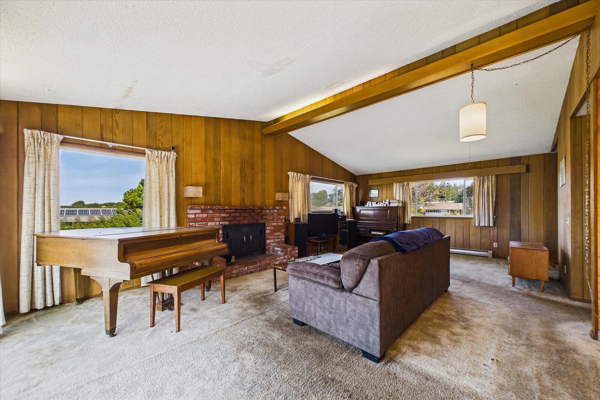 2670 Kelly Avenue, McKinleyville