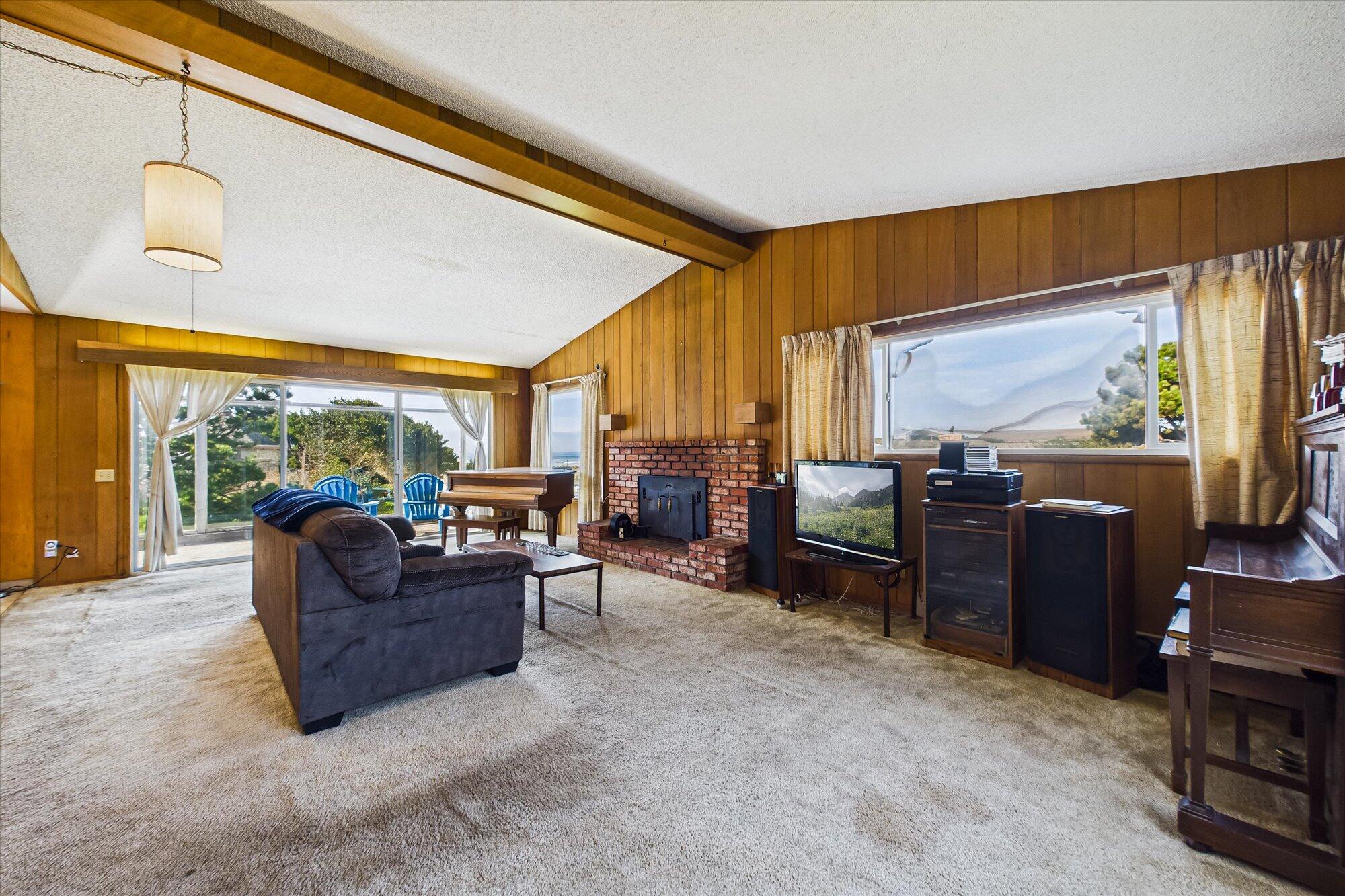 2670 Kelly Avenue, McKinleyville