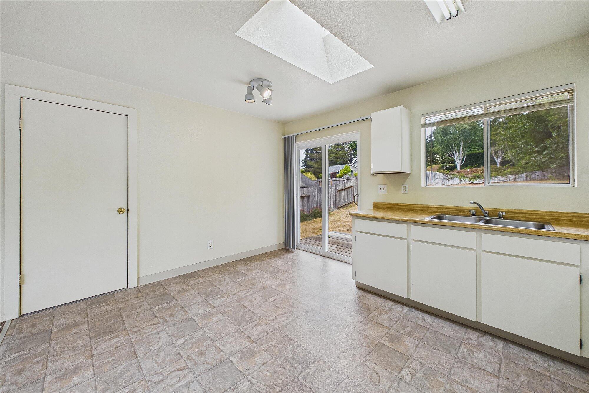 2423 Travis Court, McKinleyville