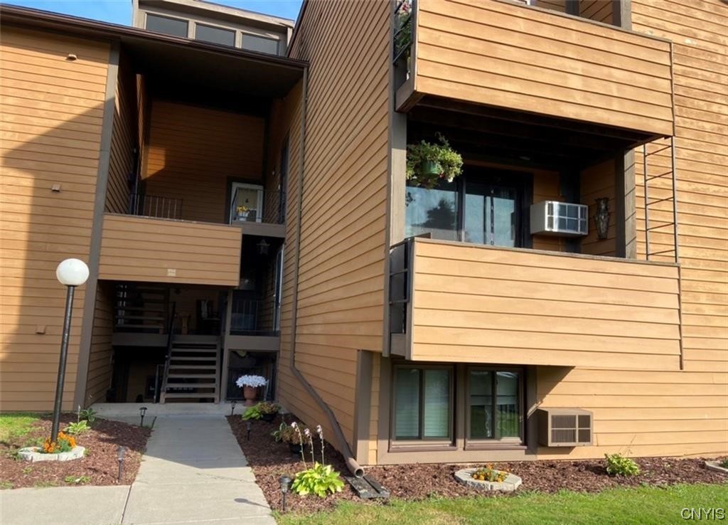 558 Village Boulevard North