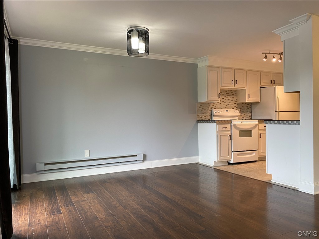 558 Village Boulevard North