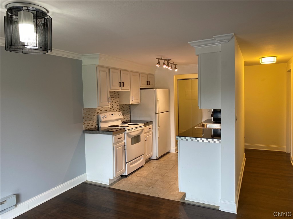 558 Village Boulevard North