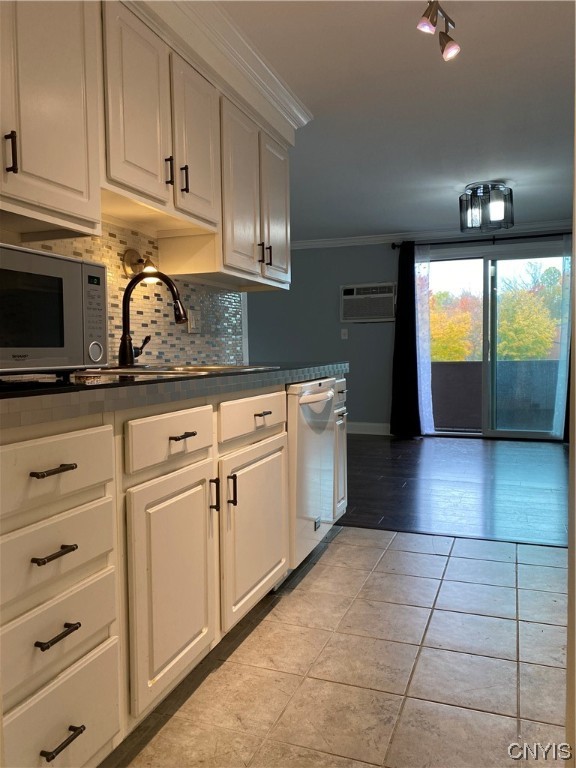 558 Village Boulevard North