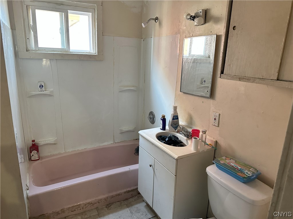 606 West Newell Street 8